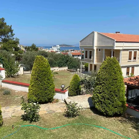 Suitable Family With Garden Ayvalı