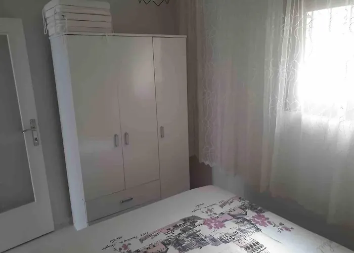 Apartment Suitable Family With Garden